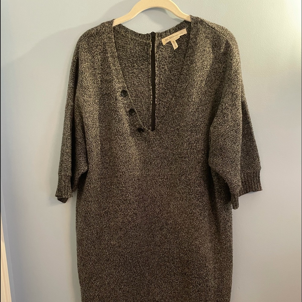 V-neck sweater with button accents